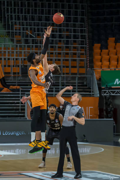 因与故事 因与故事